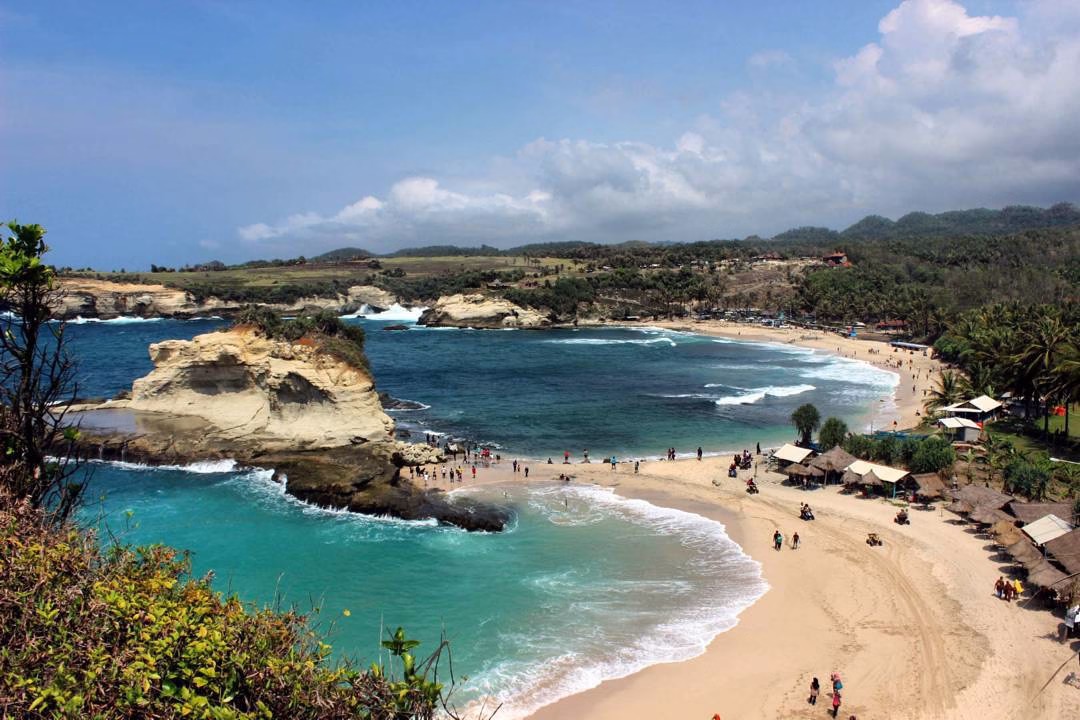 Pesona Pantai Klayar, Permata Tersembunyi di Pacitan