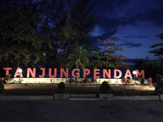Pantai Tanjung Pendam, Ikon Wisata di Jantung Kota Belitung