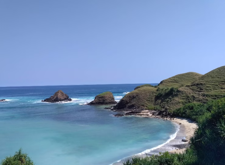 Pantai Seger, Harmoni Alam dan Legenda Mandalika di Lombok Tengah
