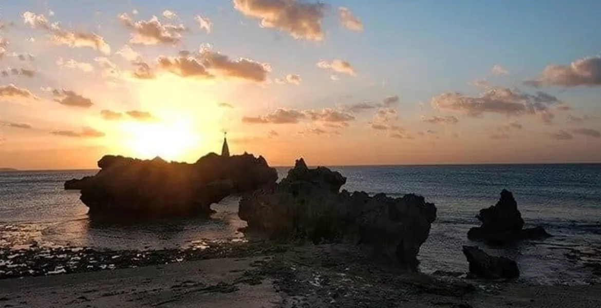 Pantai Tiang Bendera, Spot Sunset Favorit di Pulau Rote